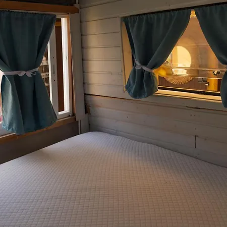 Campeggio Jabuti Autocaravana Con Porche Y Aparcamiento