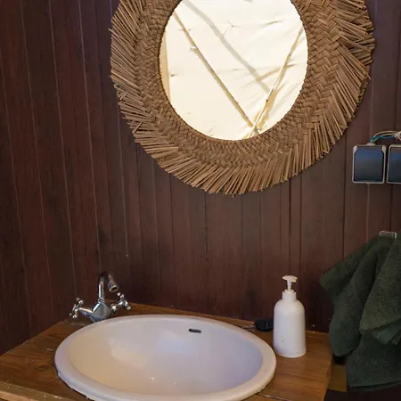 Jabuti Autocaravana Con Porche Y Aparcamiento Campeggio *