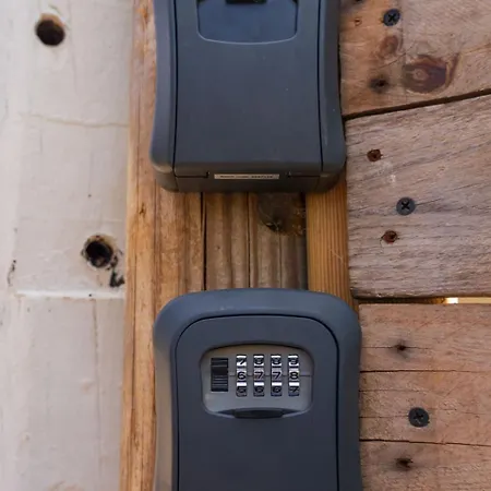 Jabuti Autocaravana Con Porche Y Aparcamiento Campeggio Cadice