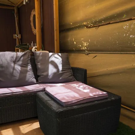 Jabuti Autocaravana Con Porche Y Aparcamiento * Cadice